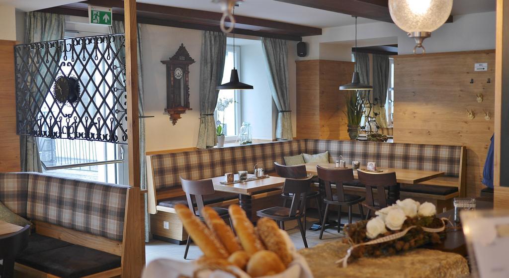 Gasthof Schiefer Zur Zugbruecke Kreuzen  Extérieur photo